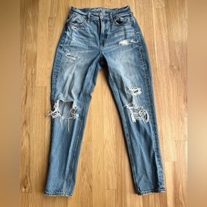 American Eagle Ripped Mom Jeans Size 0 Regular